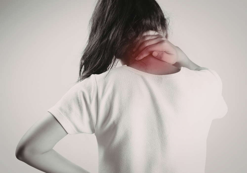 O Impacto Biomecânico do “Text Neck” nas Neuropatias Compressivas dos Membros Superiores